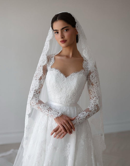Elegant Lace Wedding Dress with Long Sleeves